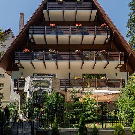 Opus Villa Sinaia Eksteriør billede The house of the writer in the village of Vrana