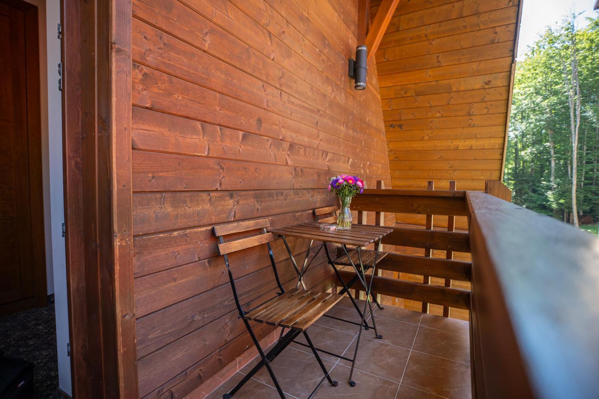 Opus Villa Sinaia Eksteriør billede A balcony